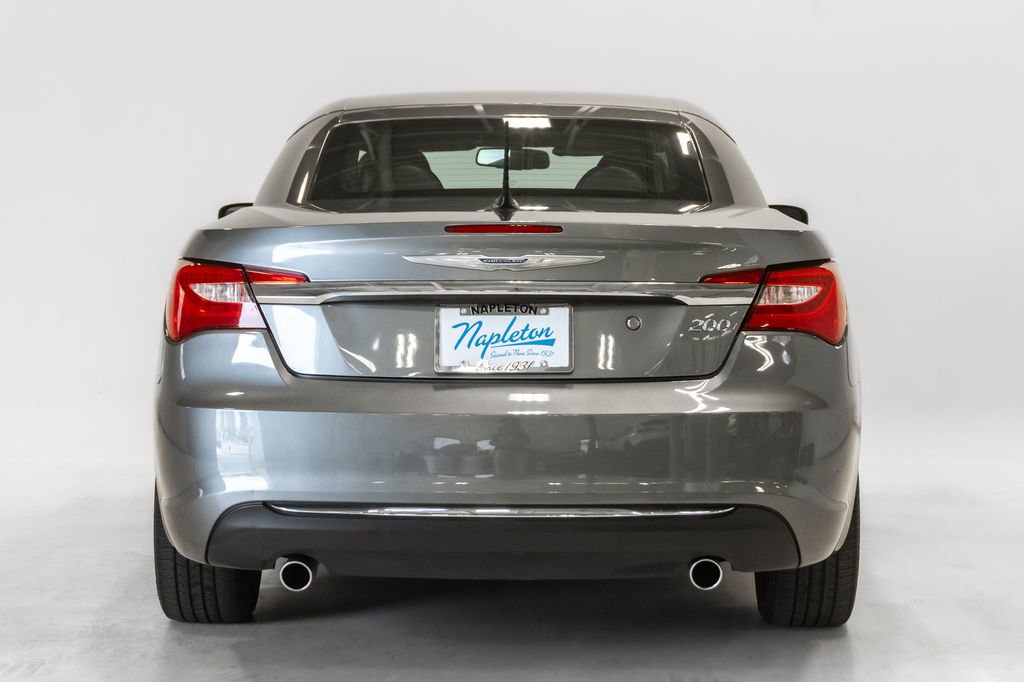 Used 2011 Chrysler 200 Limited FWD image 26