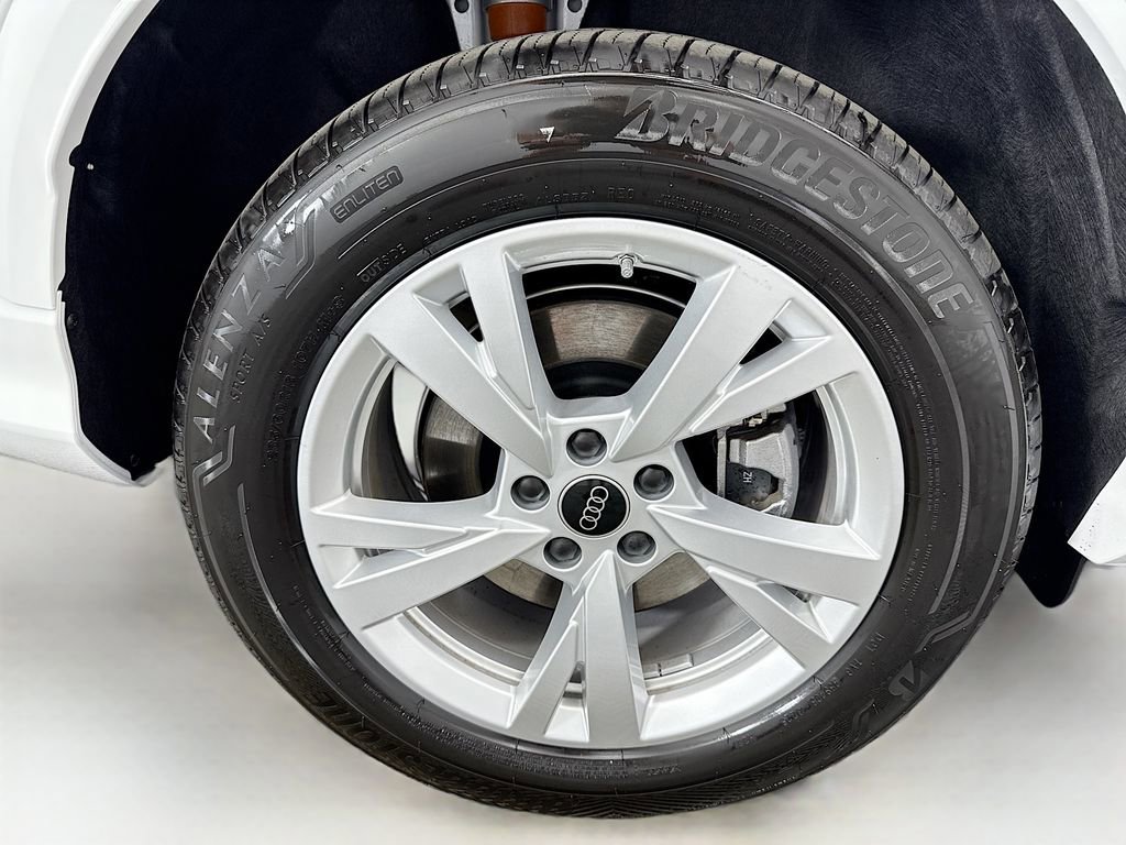 Used 2025 Audi Q5 Premium w/ Convenience Package image 33