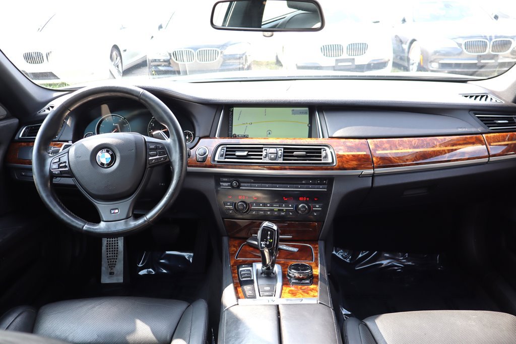 Used 2014 BMW 750Li xDrive AWD/4WD image 10