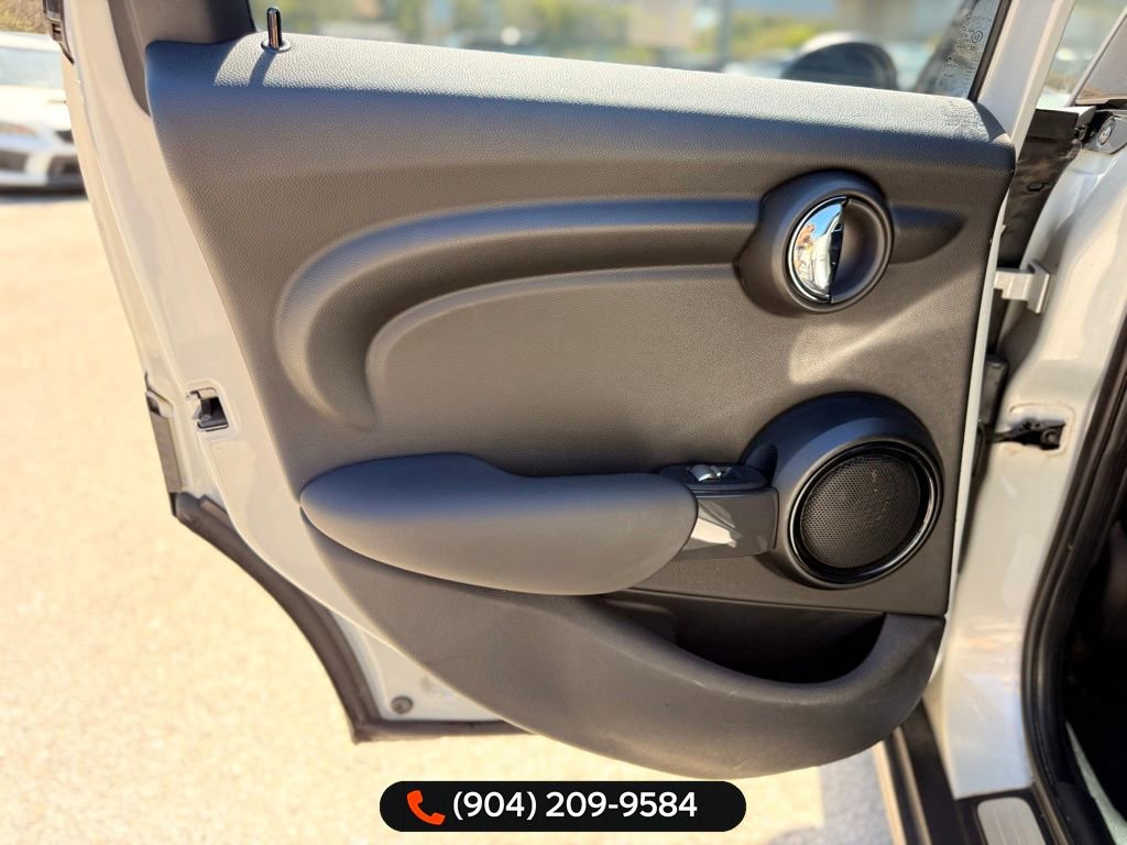 Used 2015 MINI Cooper 4-Door Hardtop image 25