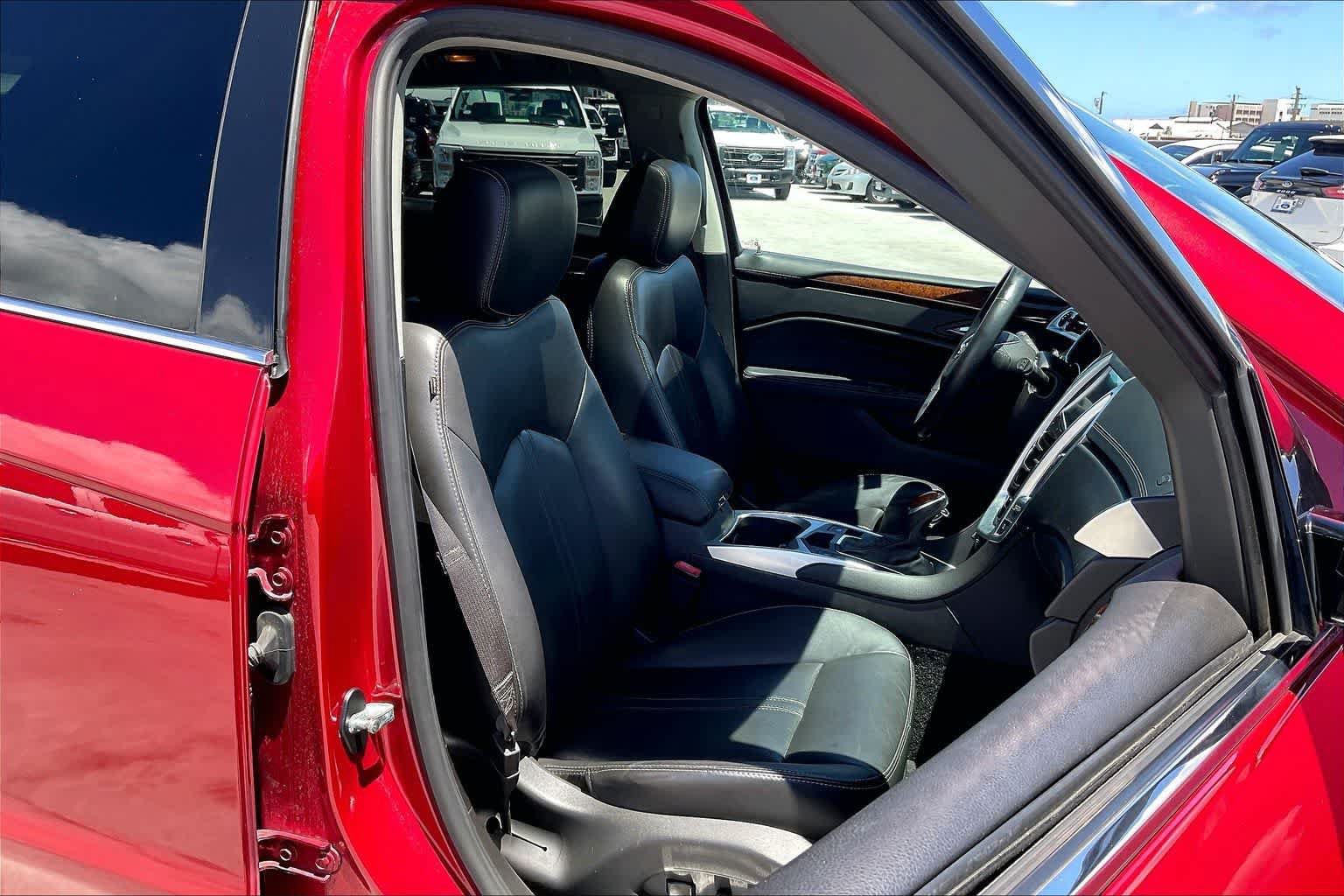 Used 2016 Cadillac SRX Luxury w/ Driver Awareness Package AWD/4WD image 13