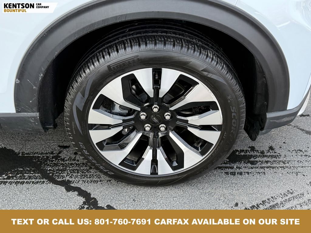 Used 2025 Ford Explorer Platinum w/ LUX Leather Package image 16