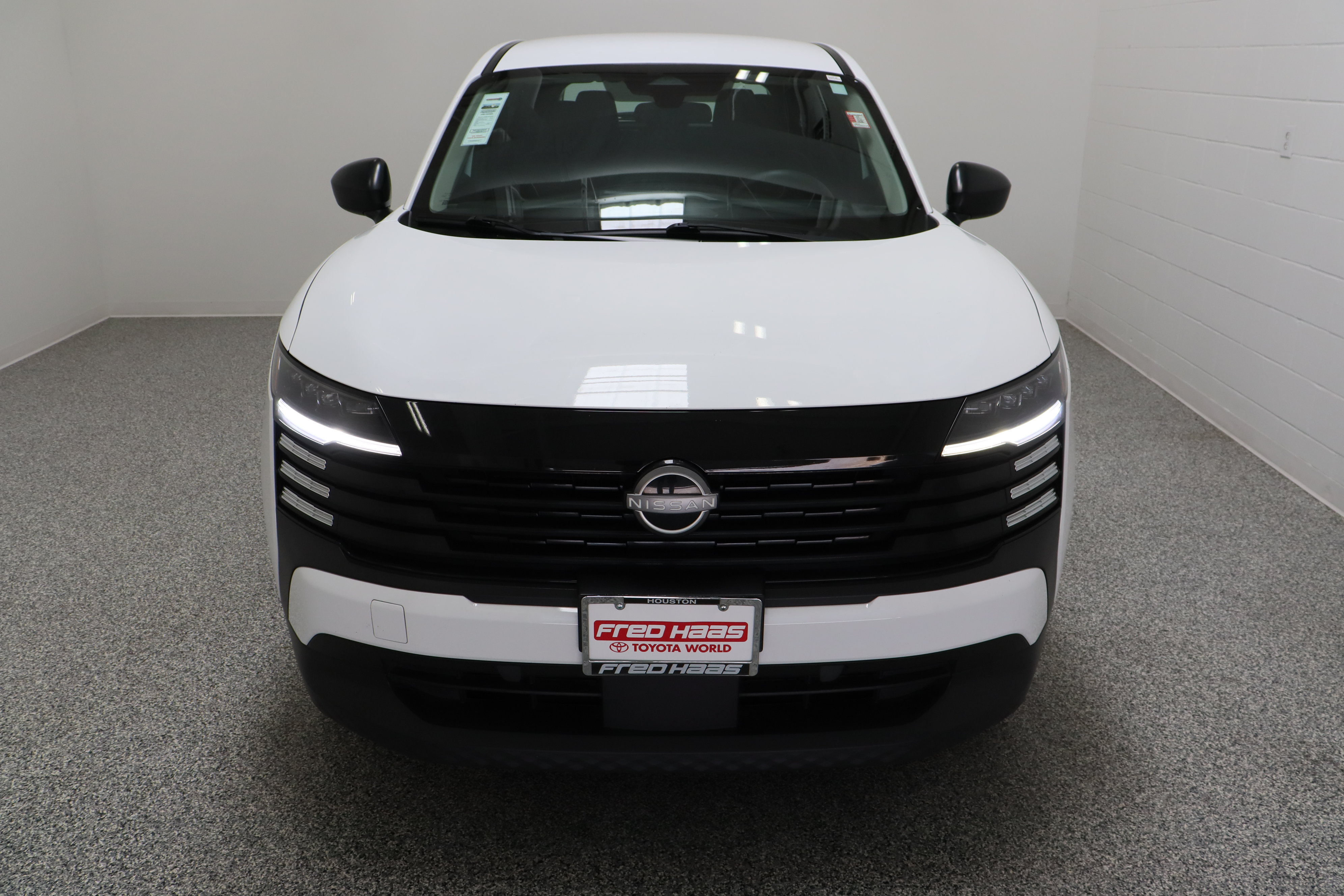 Used 2025 Nissan Kicks S FWD image 3