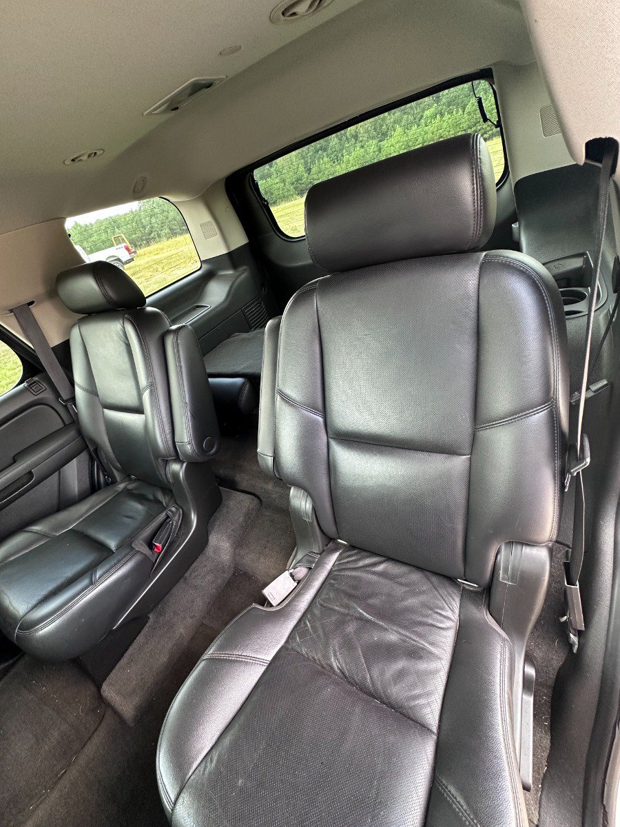 Used 2010 Chevrolet Tahoe LTZ RWD image 16