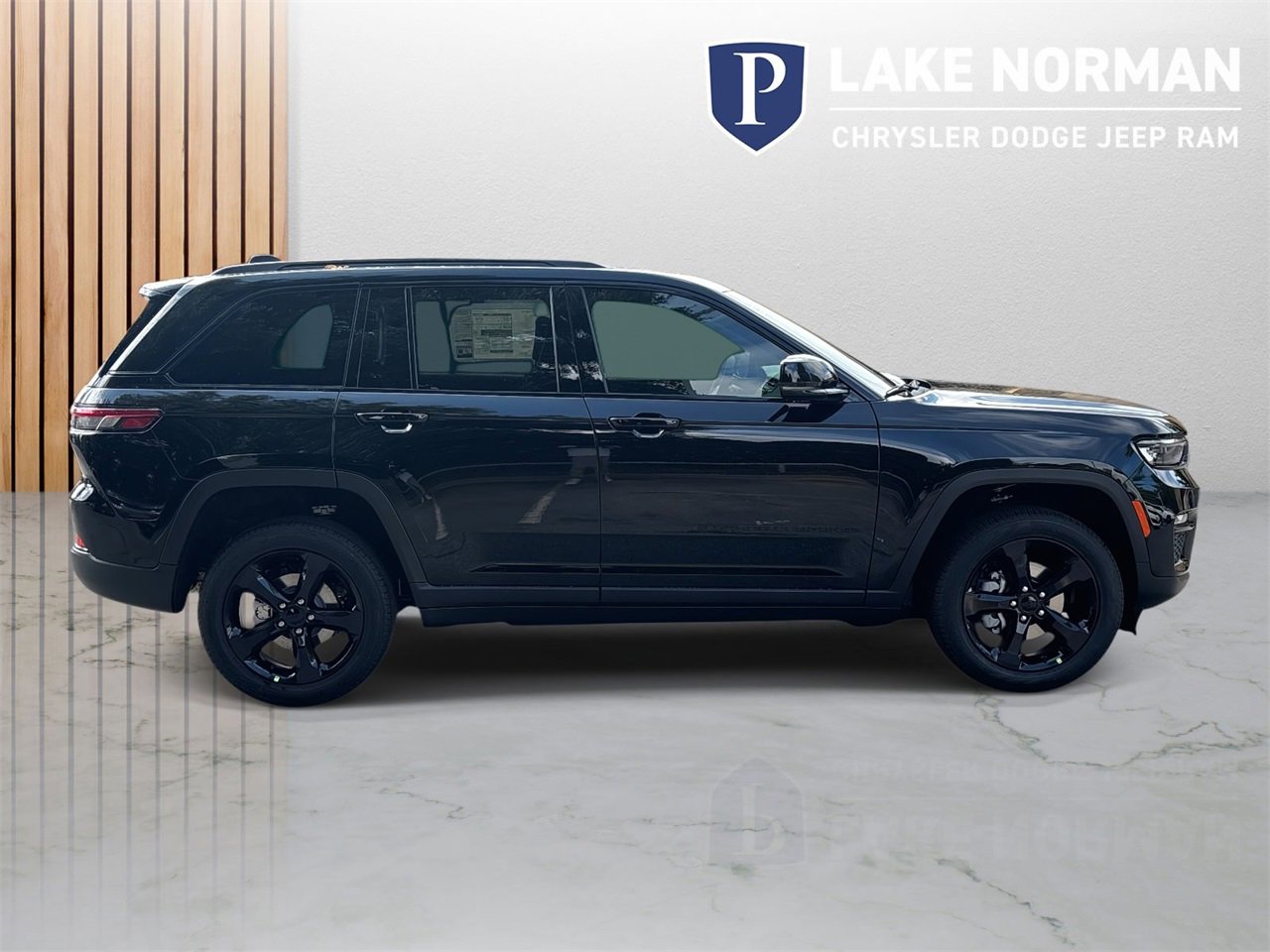 New 2025 Jeep Grand Cherokee Limited w/ Luxury Tech Group II image 10