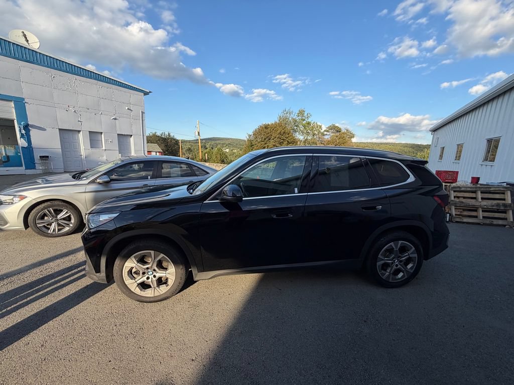 Used 2023 BMW X1 xDrive28i w/ Convenience Package AWD/4WD image 2
