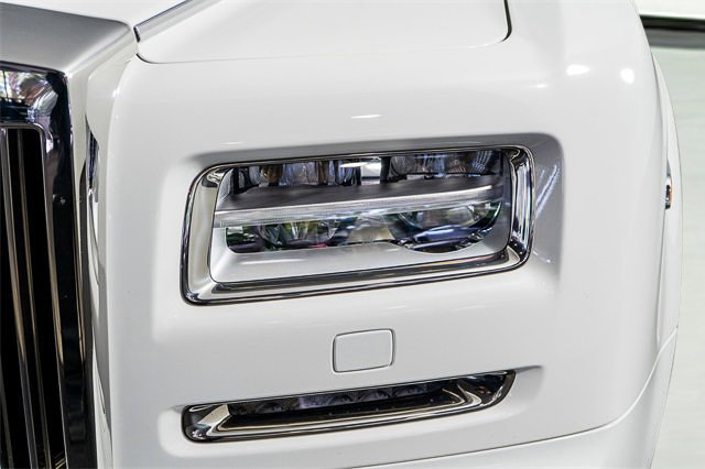 Used 2016 Rolls-Royce Phantom Sedan image 23