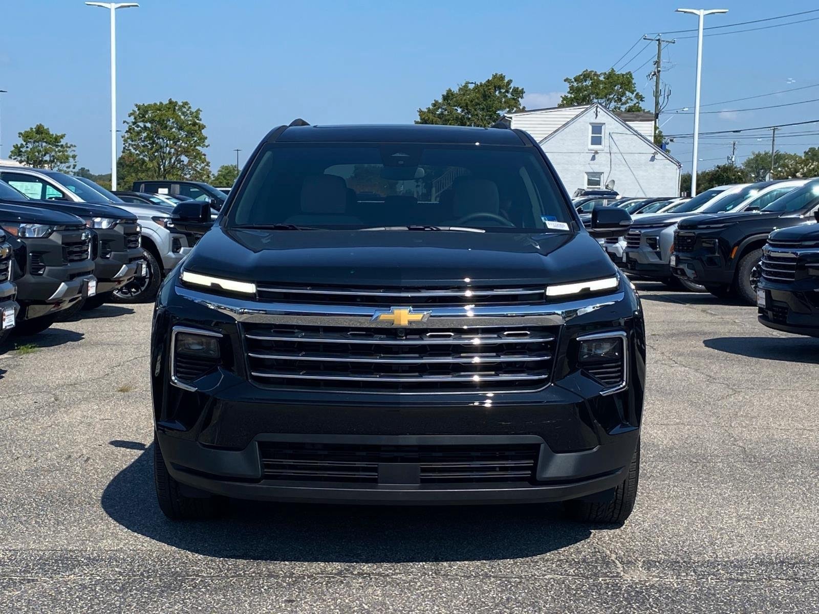 New 2027 Chevrolet Traverse LT w/ Sun and Wheel Package FWD image 7