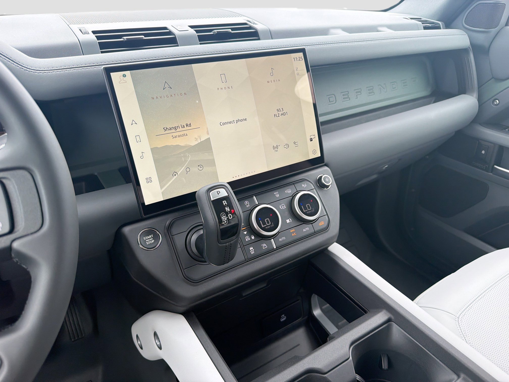 New 2026 Land Rover Defender 110 Trophy Edition AWD/4WD image 28