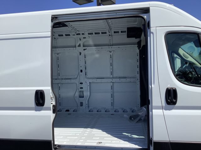 Used 2025 RAM ProMaster 2500 w/ Convenience Group FWD image 24