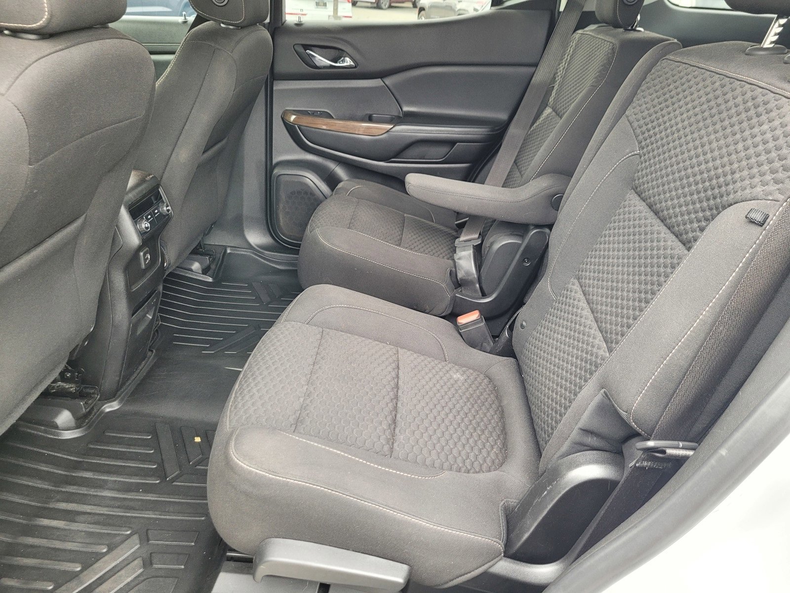 Used 2019 GMC Acadia SLE w/ Driver Alert Package I image 11