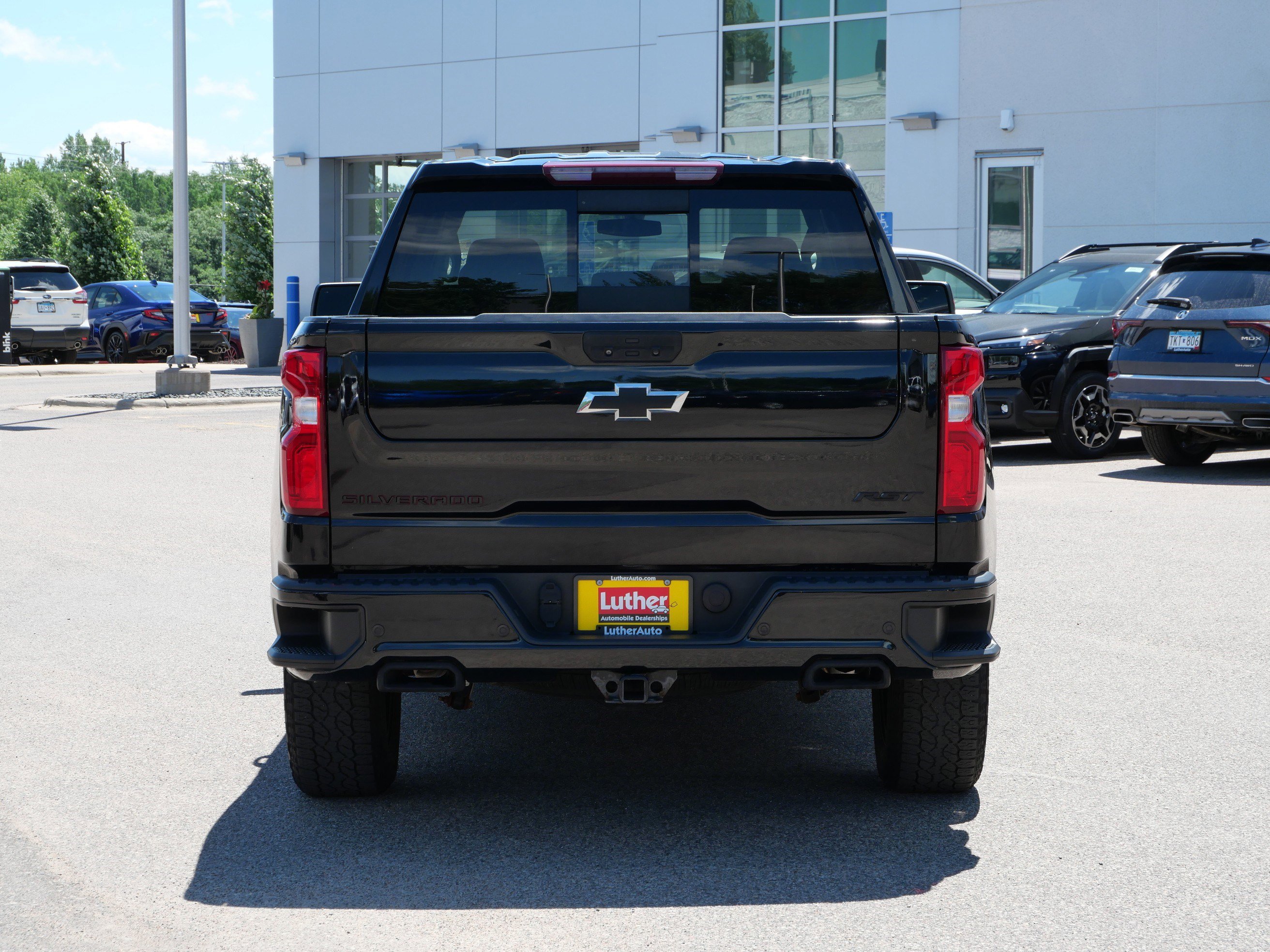 Used 2022 Chevrolet Silverado 1500 RST w/ Redline Edition AWD/4WD image 6