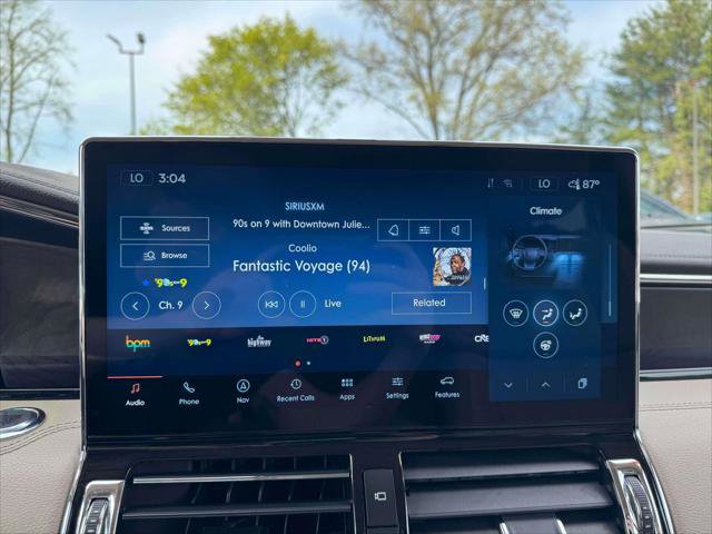 Used 2022 Lincoln Navigator 4WD image 28