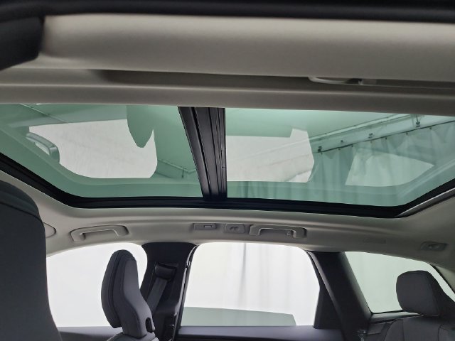 New 2026 Volvo XC60 T8 Plus w/ Climate Package AWD/4WD image 34