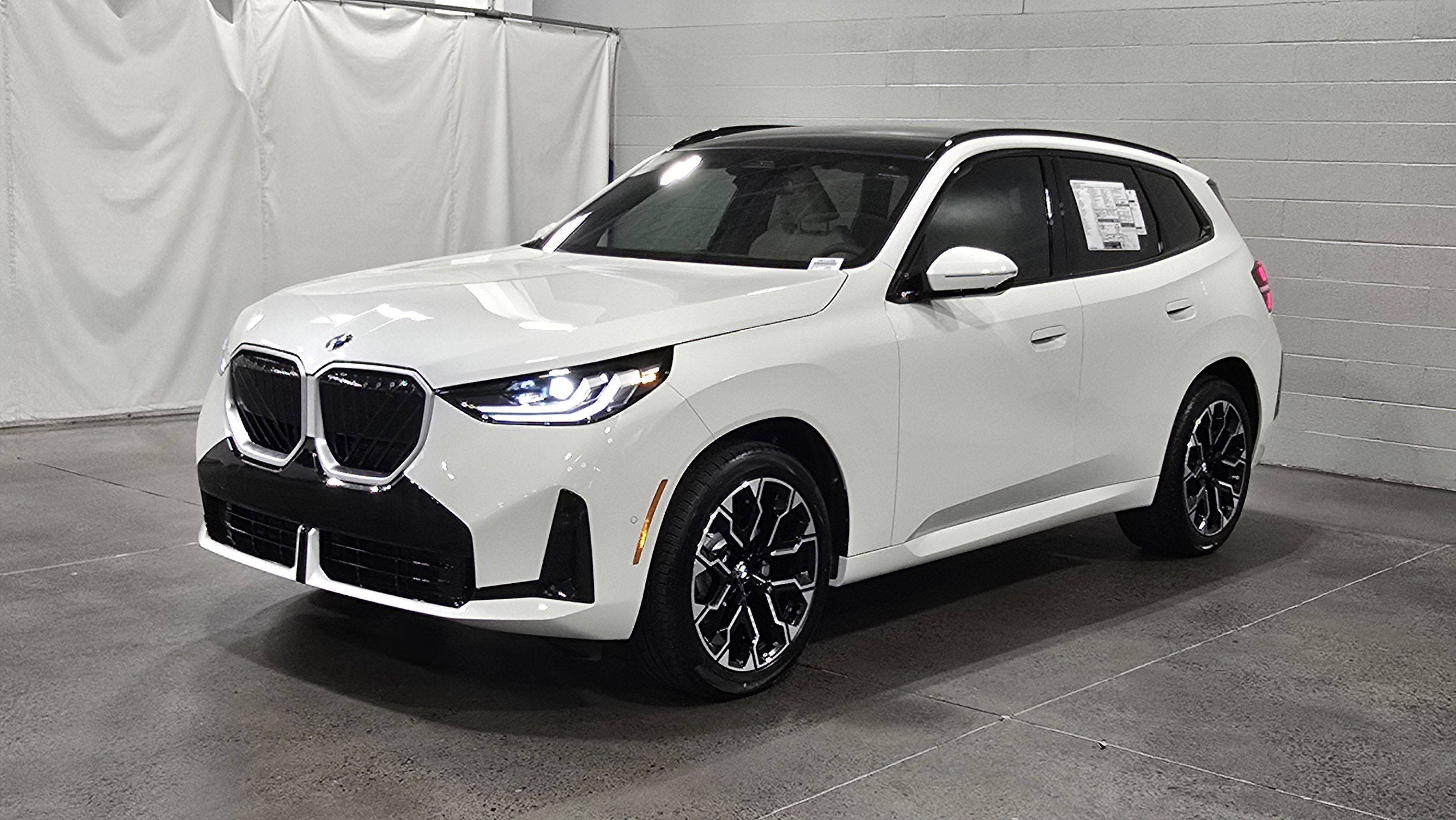 Used 2026 BMW X3 xDrive30 w/ M Sport Package image 3