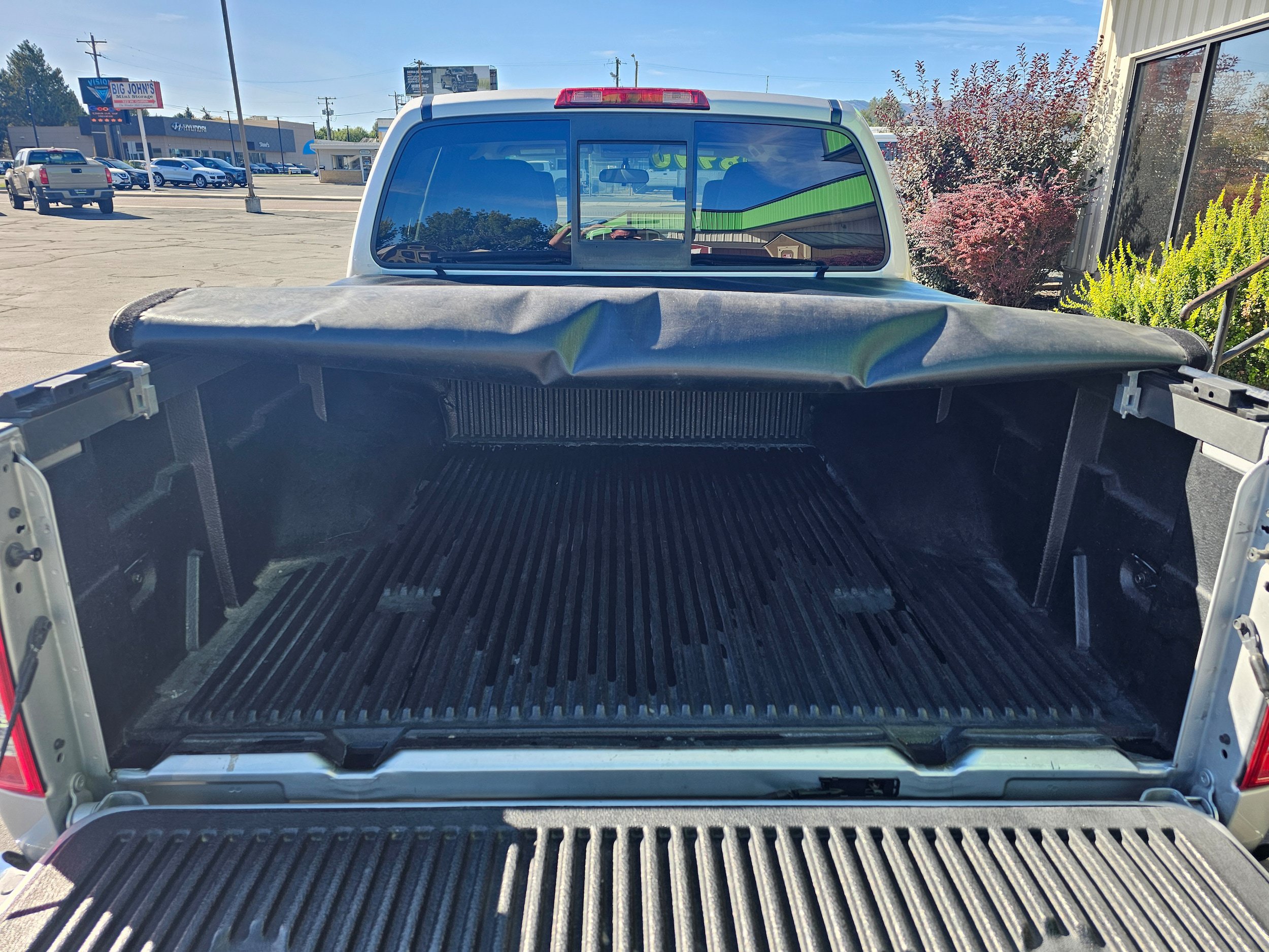 Used 2019 Nissan Frontier SV RWD image 9