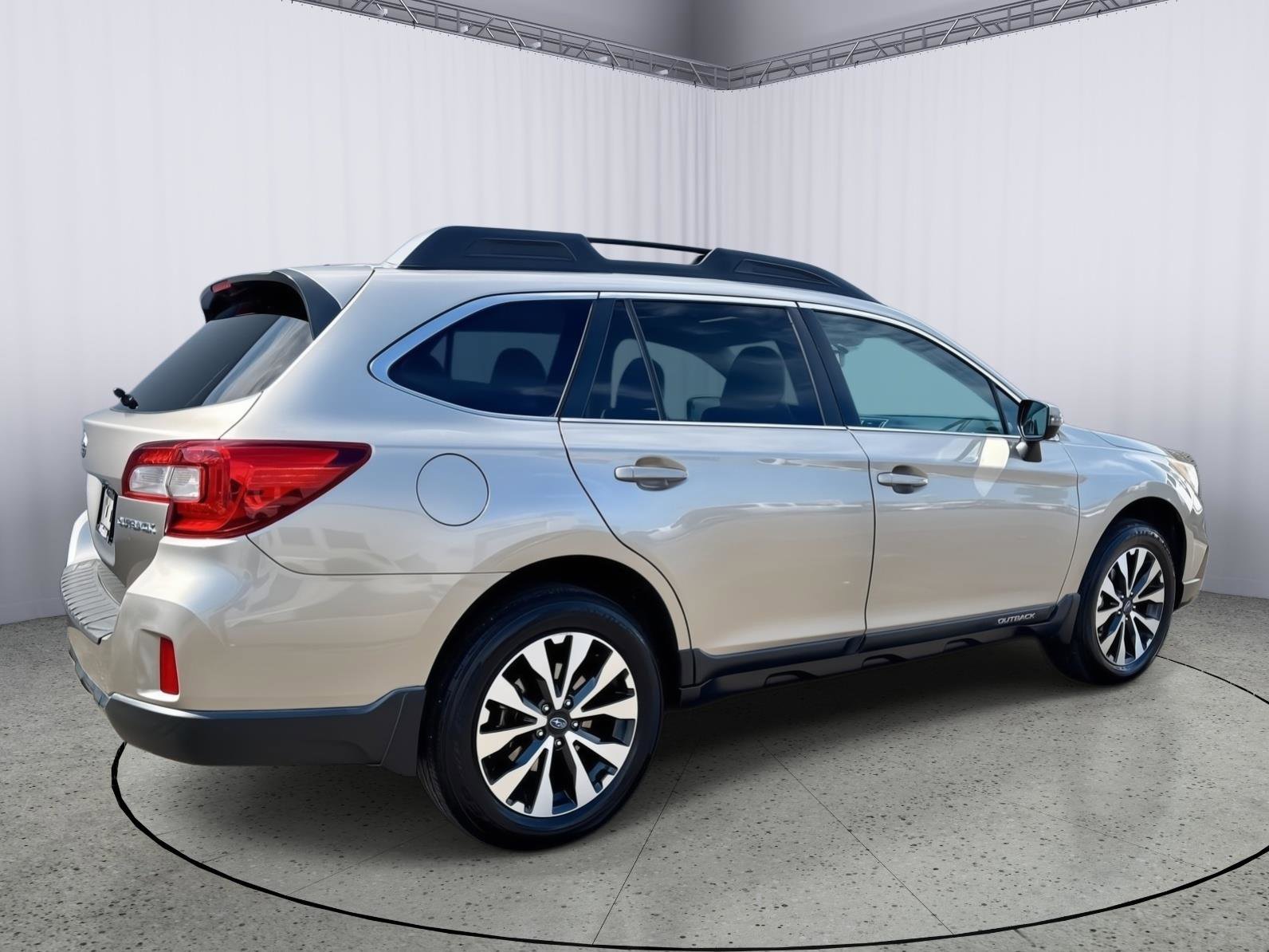 Used 2015 Subaru Outback 2.5i Limited AWD/4WD image 6