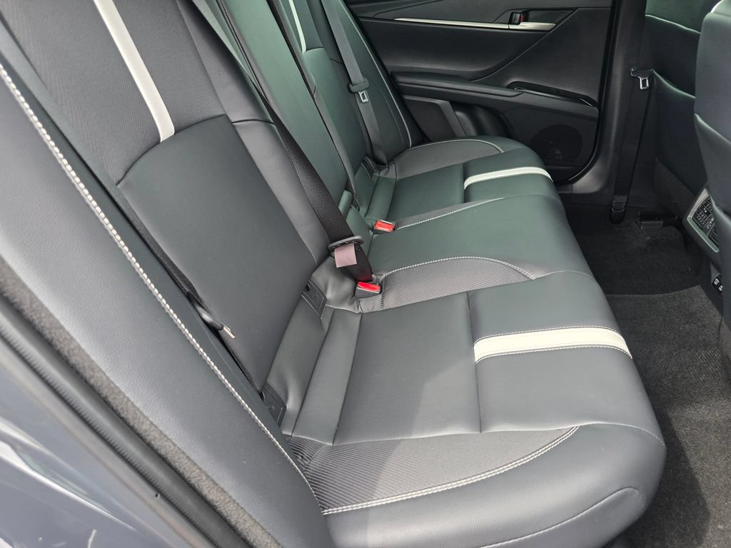 Used 2025 Toyota Camry SE FWD image 19