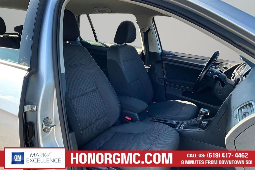 Used 2019 Volkswagen e-Golf SE w/ Driver Assistance Package FWD image 27