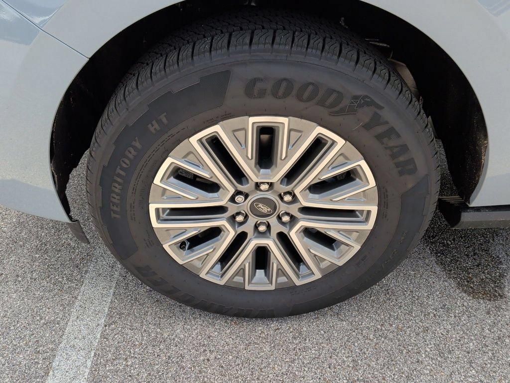 New 2027 Ford Expedition Platinum w/ Driver's Package RWD image 59