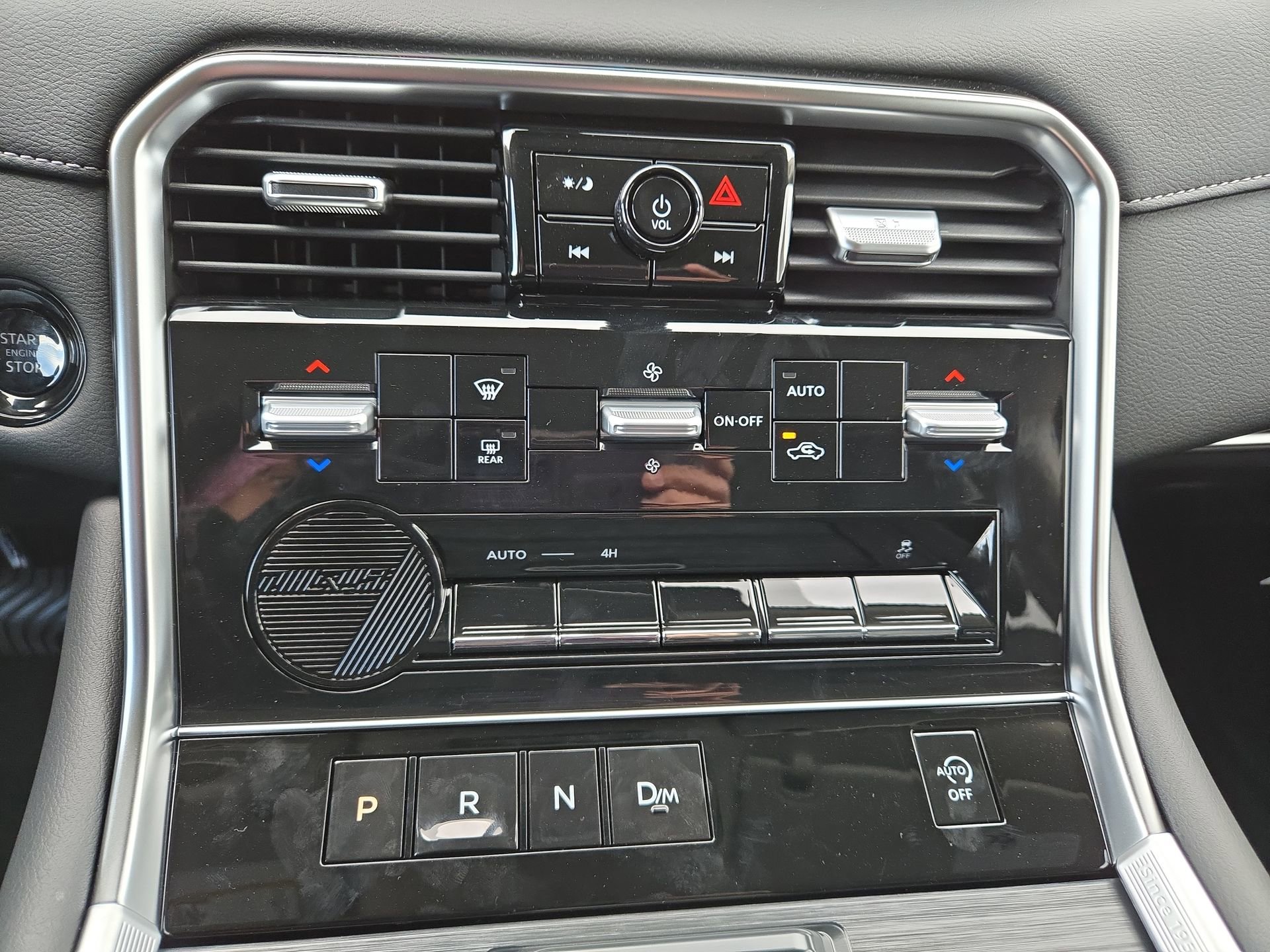 New 2026 Nissan Armada SV image 30