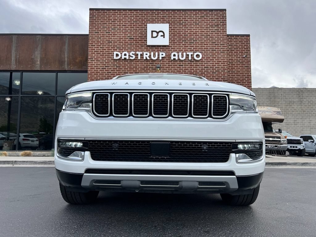 Used 2024 Jeep Wagoneer L Series II w/ Flexible Seating Group RWD image 2