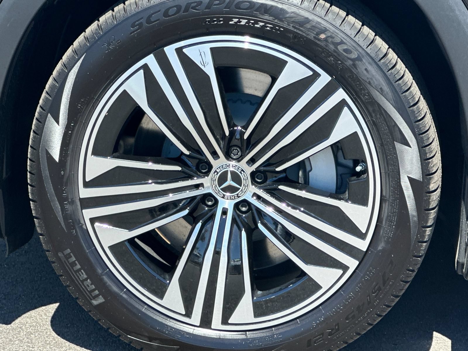 New 2026 Mercedes-Benz EQS 400 4MATIC SUV image 32
