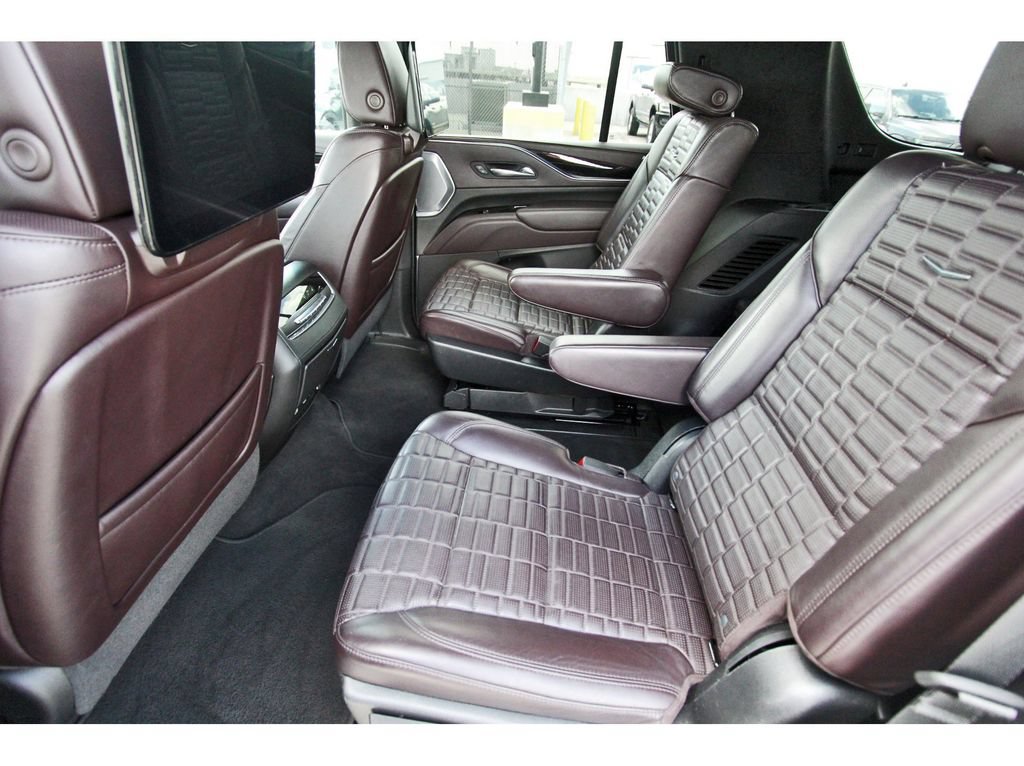 Used 2023 Cadillac Escalade Sport Platinum AWD/4WD image 7