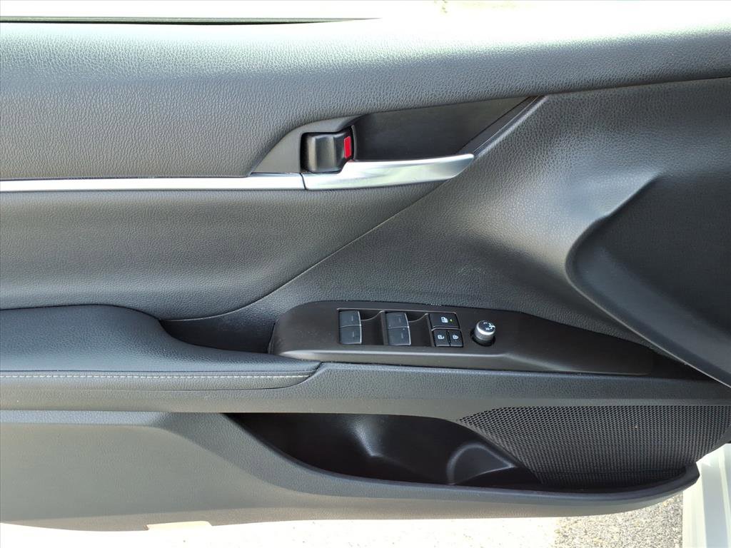 Used 2023 Toyota Camry XSE w/ Cold Weather Package image 15