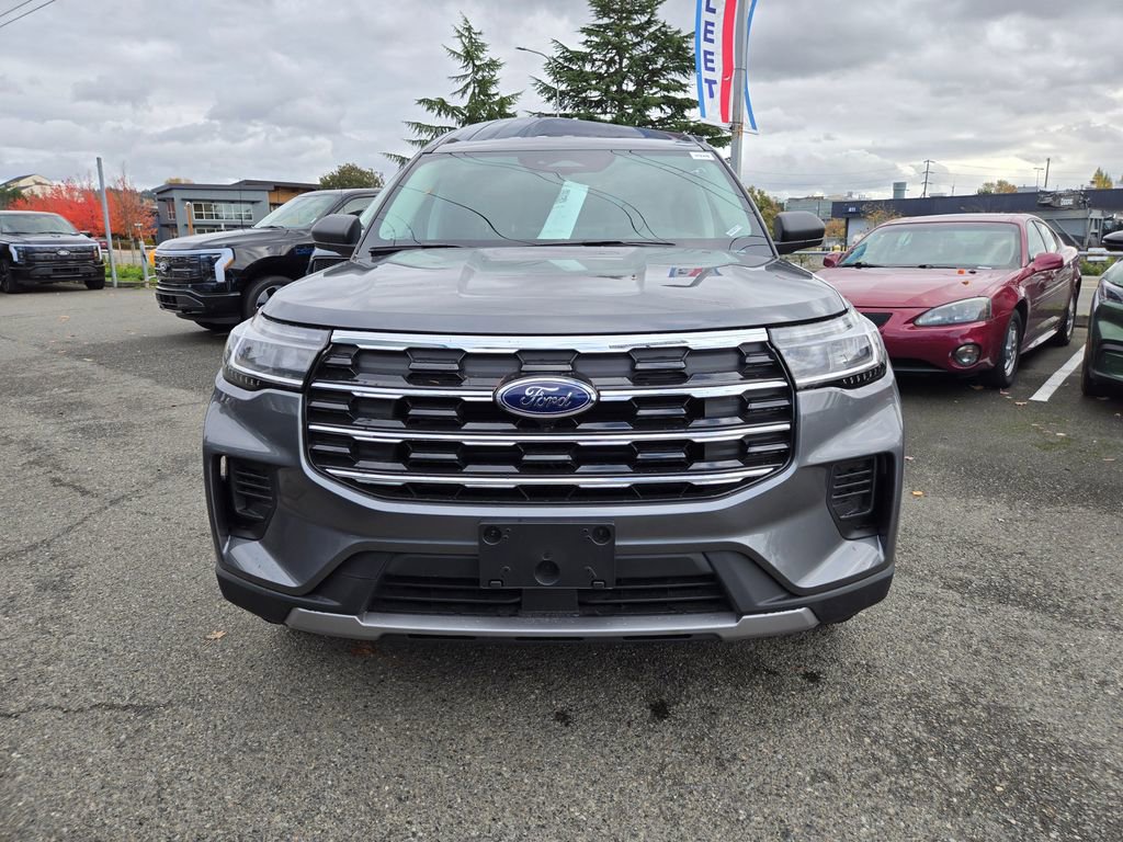 New 2026 Ford Explorer Active image 2