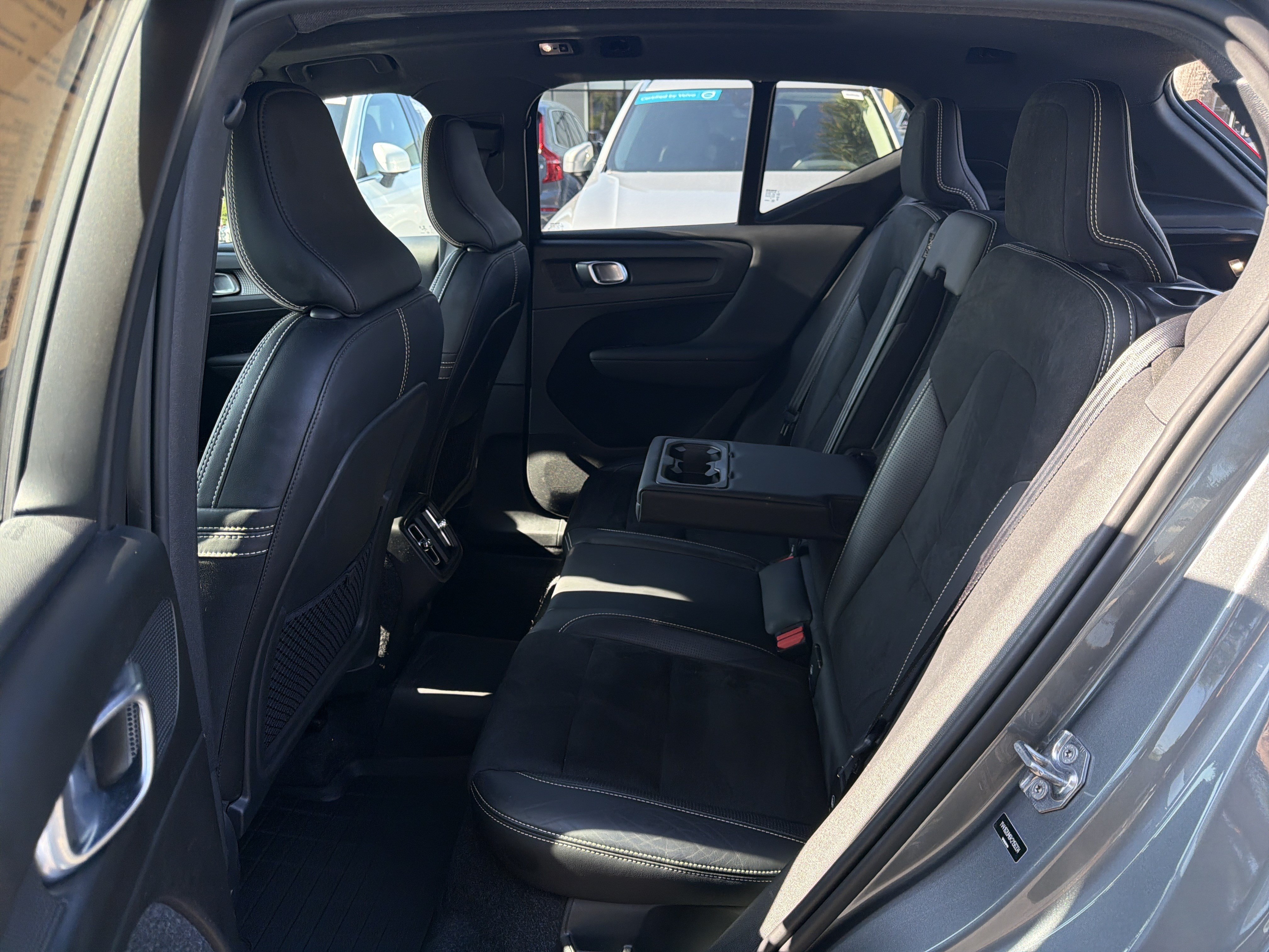 Used 2019 Volvo XC40 T5 R-Design AWD/4WD image 32