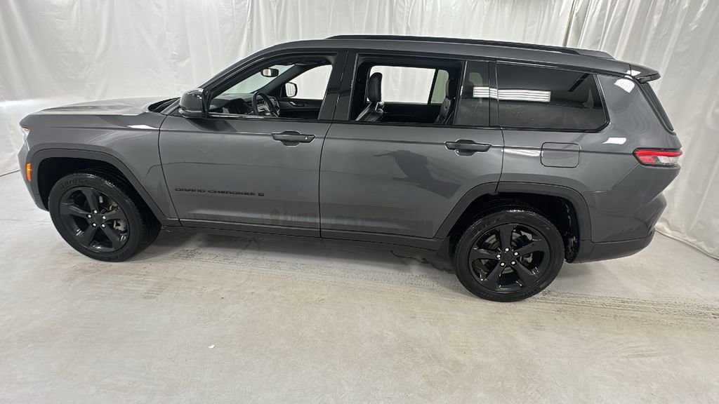 Used 2023 Jeep Grand Cherokee L Laredo image 6
