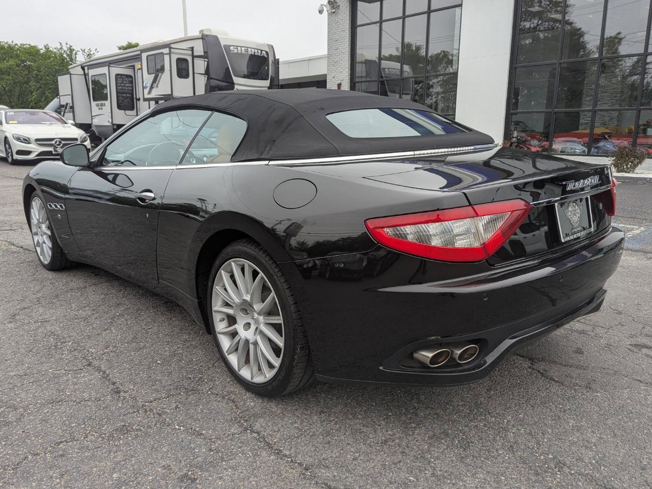 Used 2011 Maserati GranTurismo Convertible RWD image 10