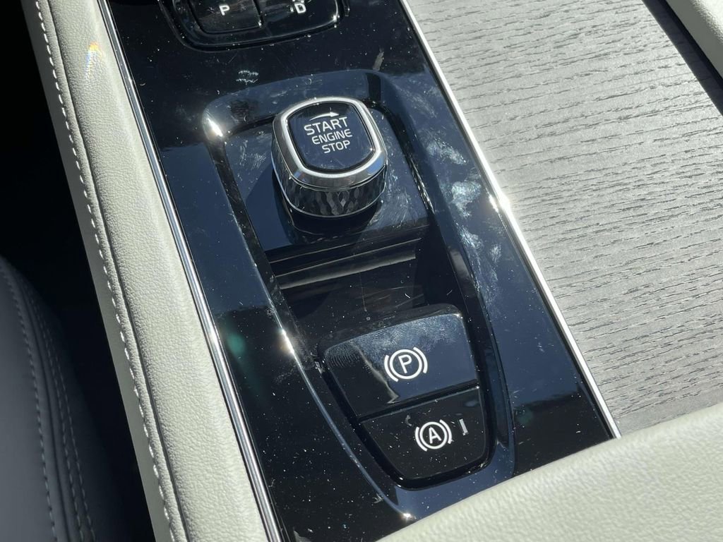 New 2026 Volvo XC90 B6 Ultra w/ Protection Package image 21