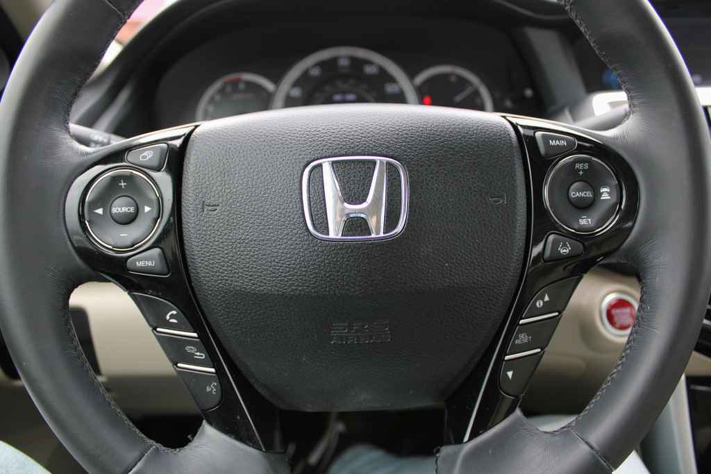 Used 2017 Honda Accord EX-L image 17