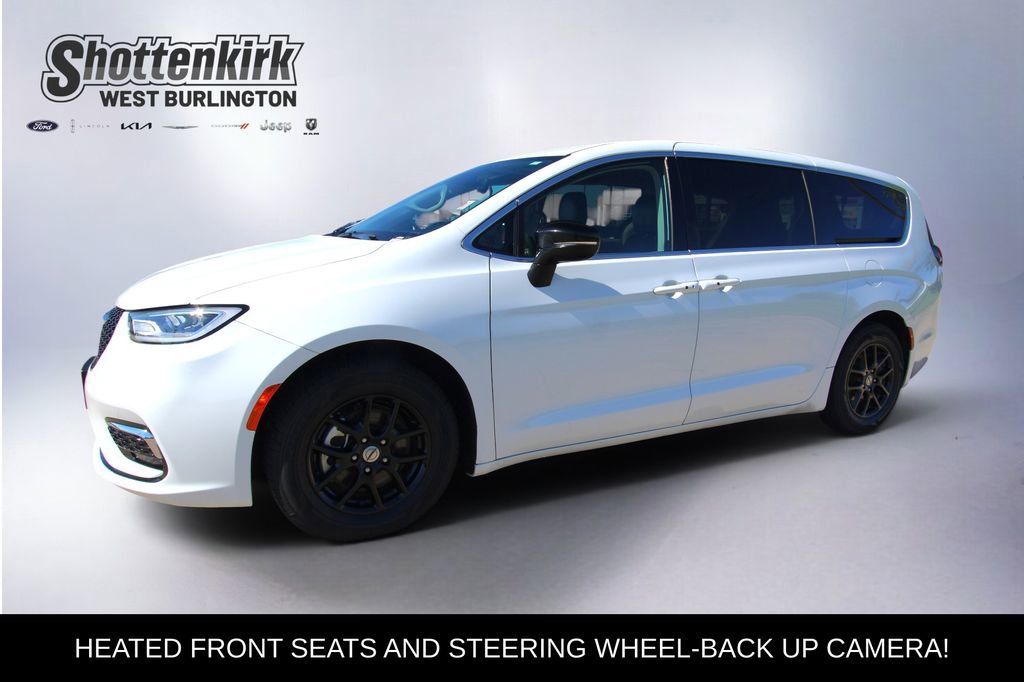 Used 2024 Chrysler Pacifica Touring-L