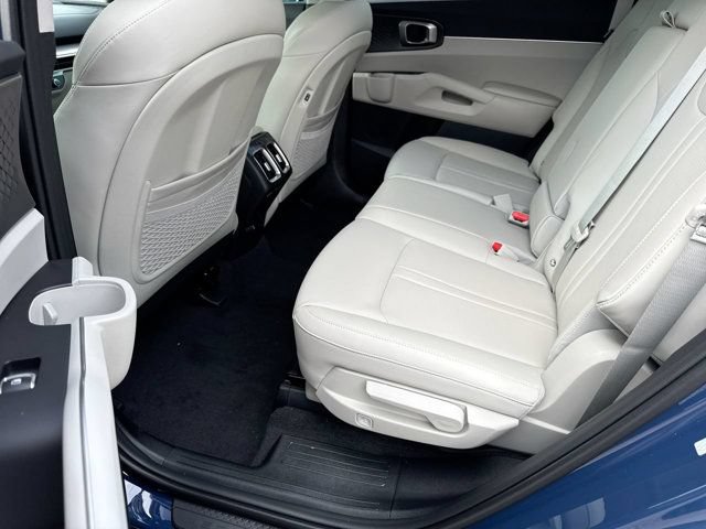 Used 2025 Kia Sorento S w/ Panoramic Sunroof Package FWD image 14