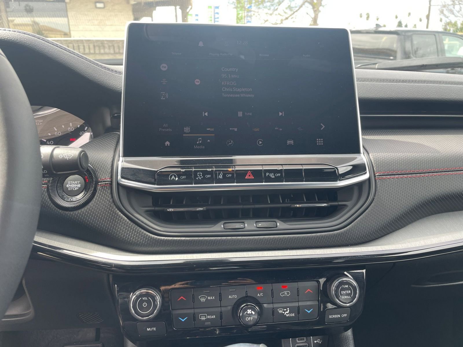 Used 2025 Jeep Compass Trailhawk AWD/4WD image 20