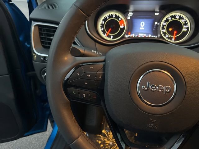 Used 2023 Jeep Cherokee Altitude Lux image 20