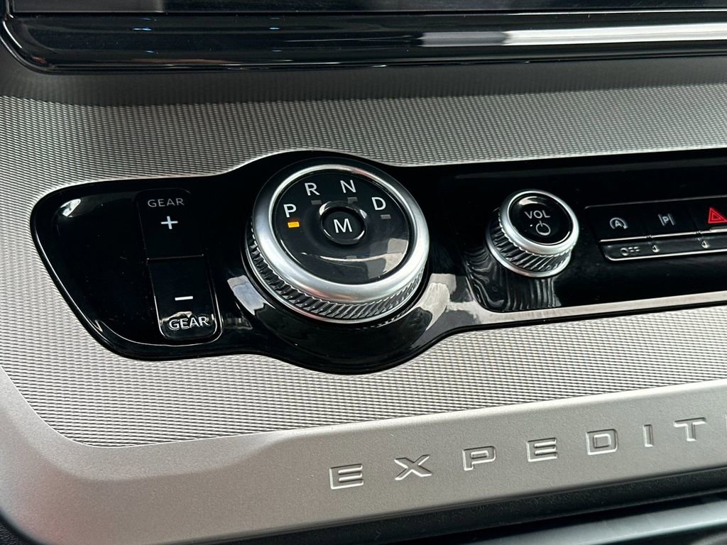 Certified 2025 Ford Expedition Active image 22