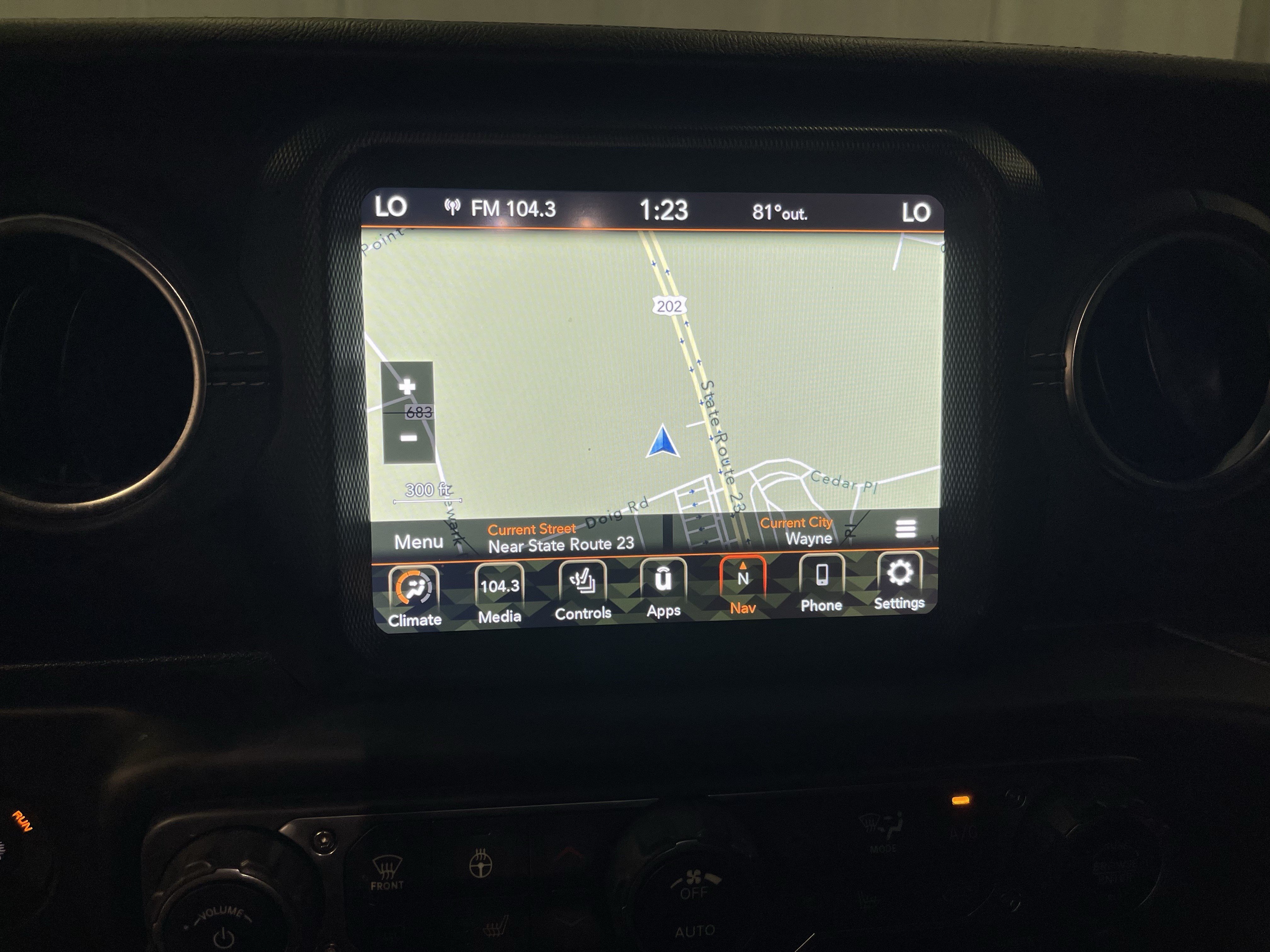 Used 2022 Jeep Wrangler Unlimited Sahara w/ Cold Weather Group AWD/4WD image 22
