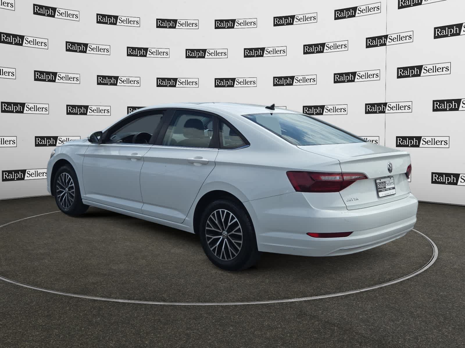 Used 2021 Volkswagen Jetta SE FWD image 4