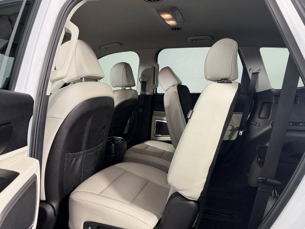 Used 2024 Kia Telluride S image 25