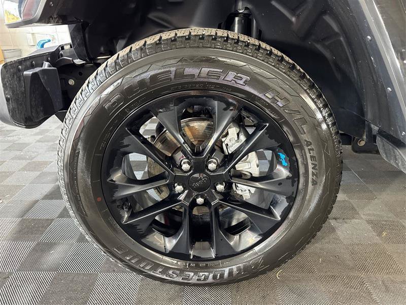 Used 2023 Jeep Wrangler Unlimited Sahara w/ Cold Weather Group AWD/4WD image 32