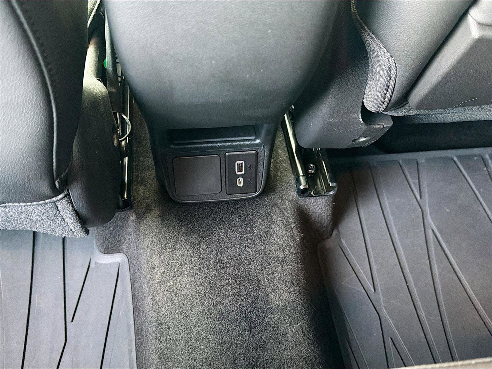 Used 2023 Buick Encore GX Select w/ Sport Touring Package image 23