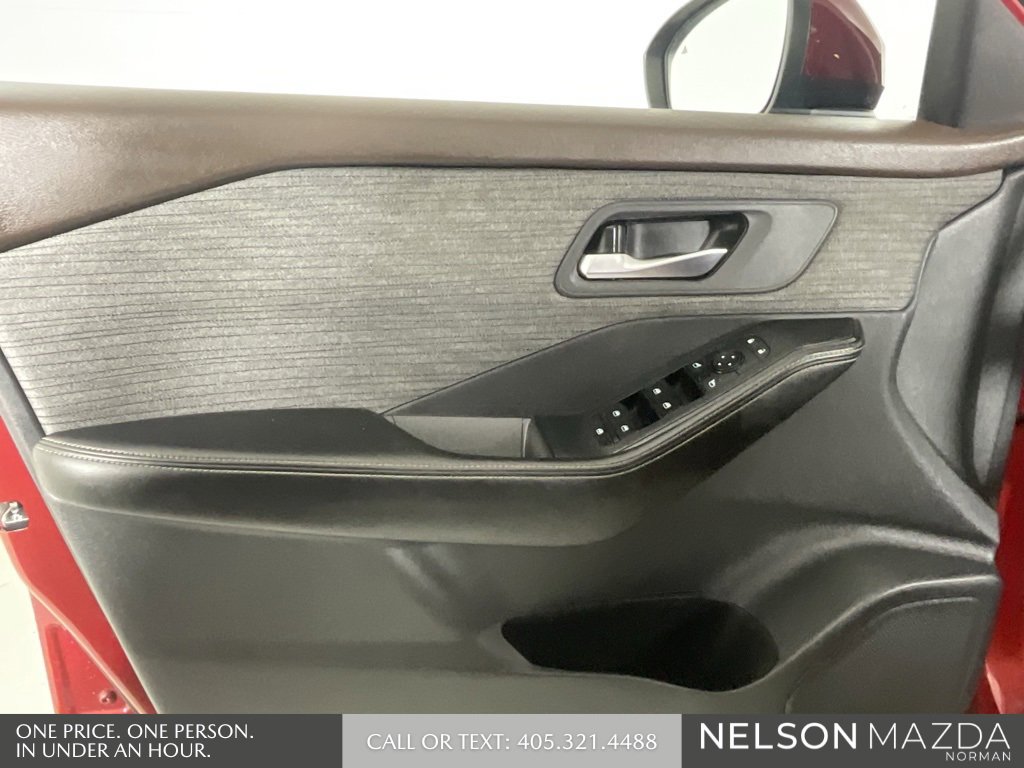 Used 2021 Nissan Rogue SV image 20