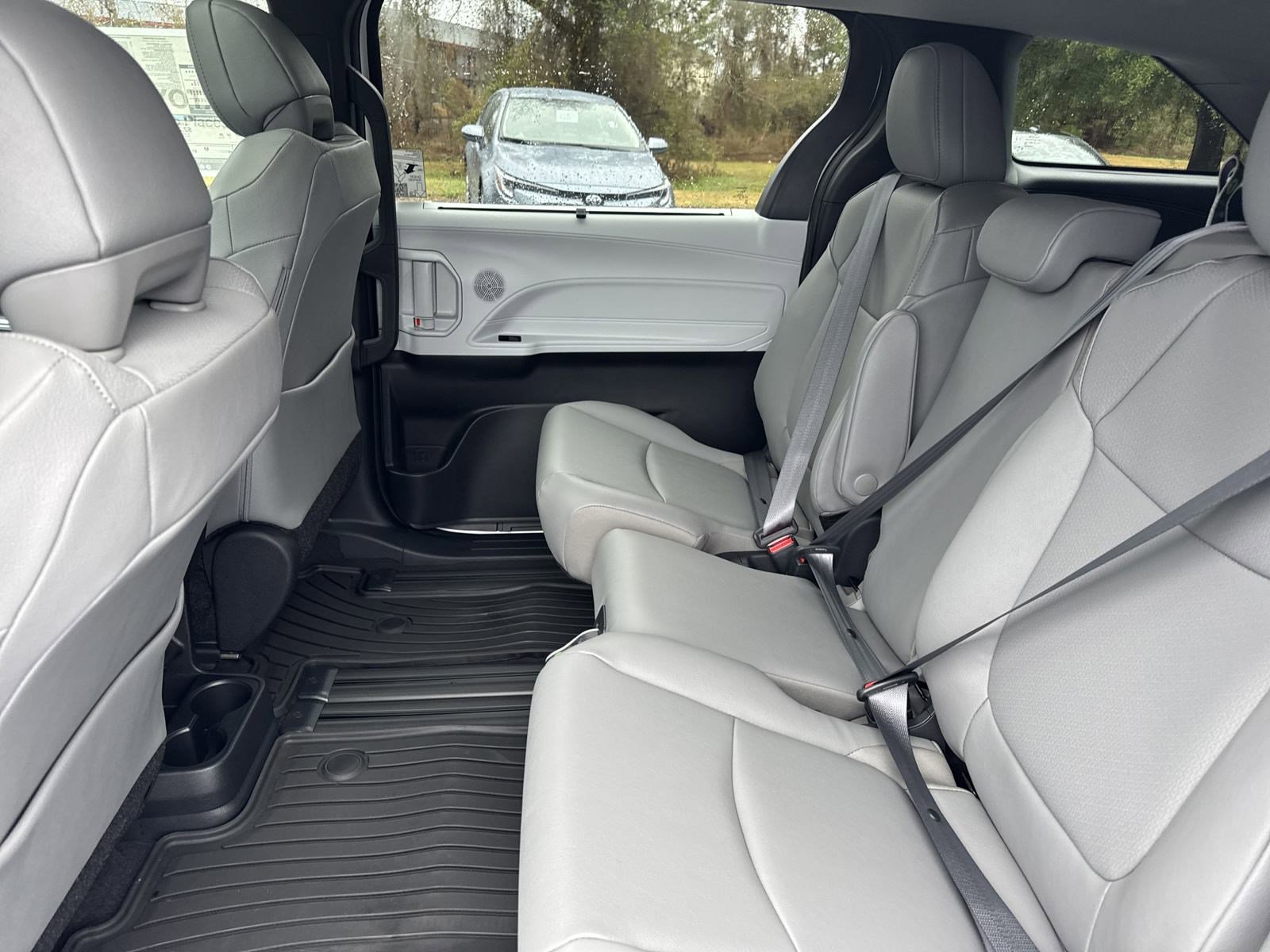New 2025 Toyota Sienna XLE w/ XLE Plus Package image 23