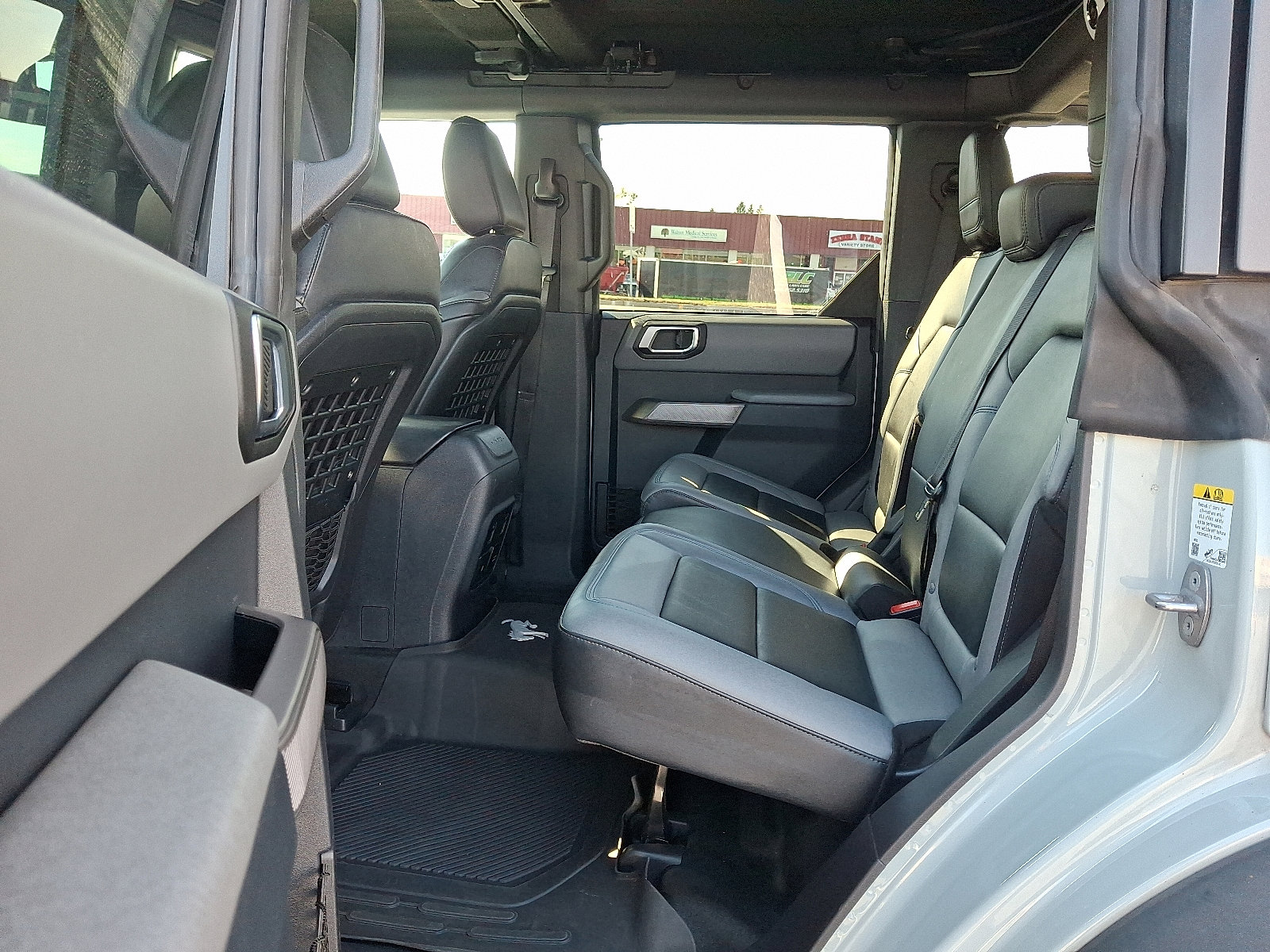 Used 2022 Ford Bronco Black Diamond image 10