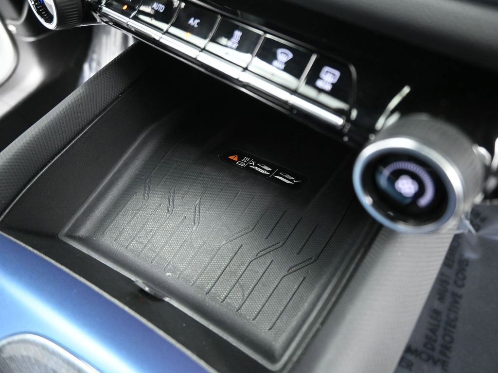 Used 2025 Chevrolet Equinox EV LT w/ Convenience Package image 29