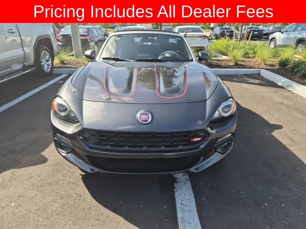 Used 2018 FIAT 124 Spider Lusso w/ Navigation & Sound Group RWD image 3